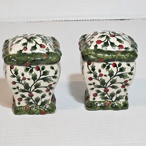 Vintage Pacific Rim Salt Pepper Shakers Christmas Holly Berries Holiday Set